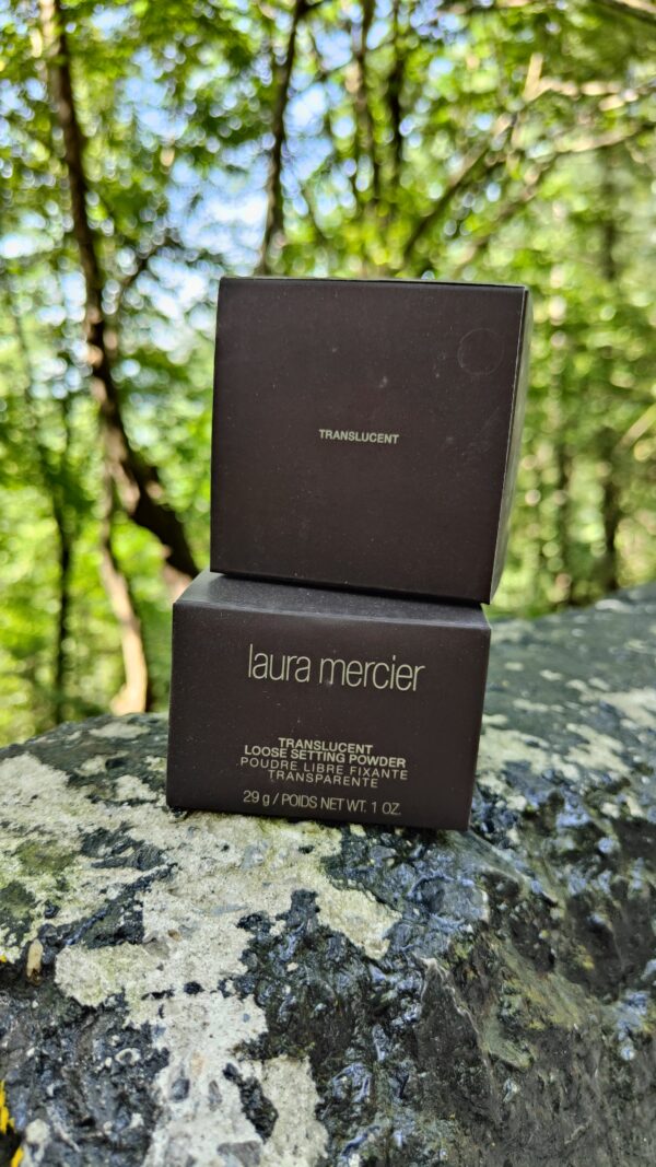 Laura Mercier Translucent Loose Powder - Image 2